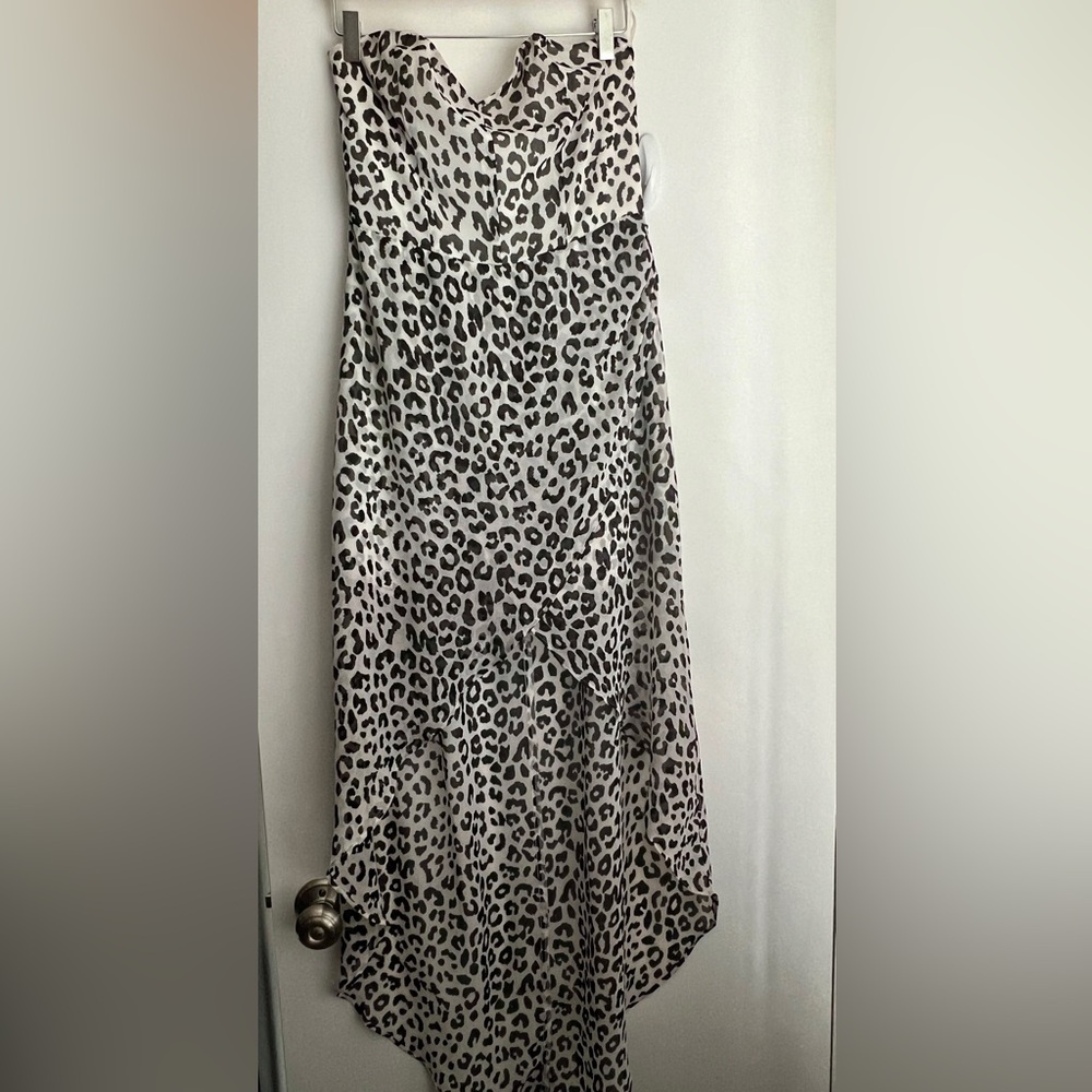 EXPRESS SNOW LEOPARD CHIFFON ROMPER SIZE 6 NWOT